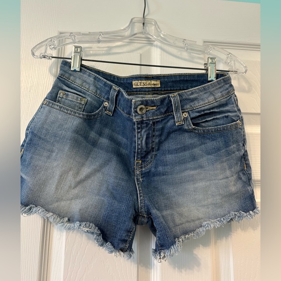 Guess short shorts - Picture 2 of 2
